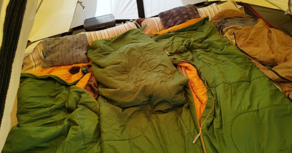 冬キャンプ　電気毛布　重ねる順番